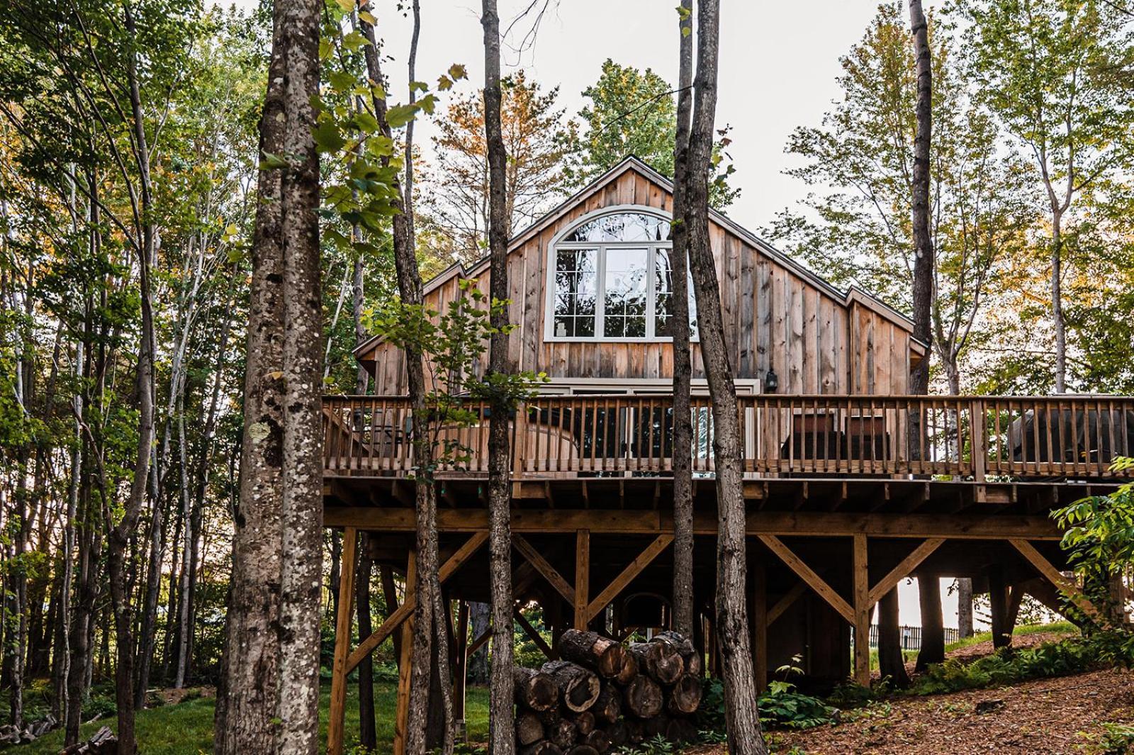 Moonlight Treehouse At Belgrade Hospitality Villa Dış mekan fotoğraf